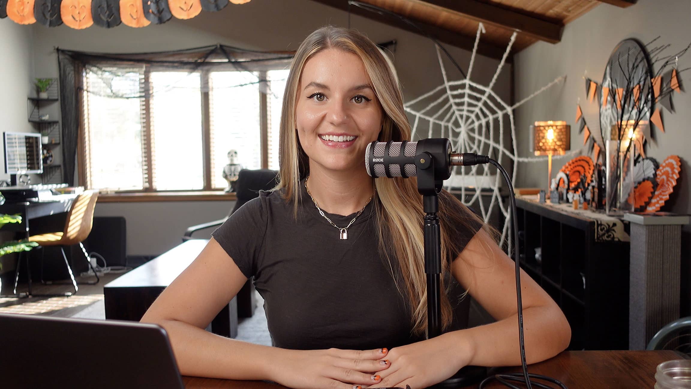 Amara Andrew - Minimalist Podcasting Kit
